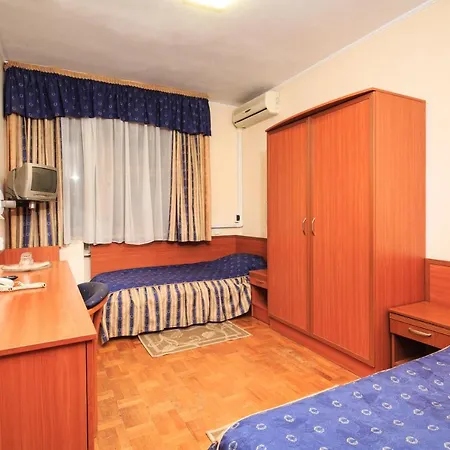 Hotel Zhayvir *